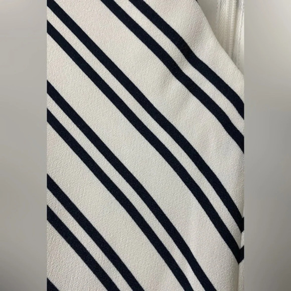 NWOT Banana Republic Wide-Leg Cropped Jumpsuit Size 4 White and Black Striped - Picture 8 of 12